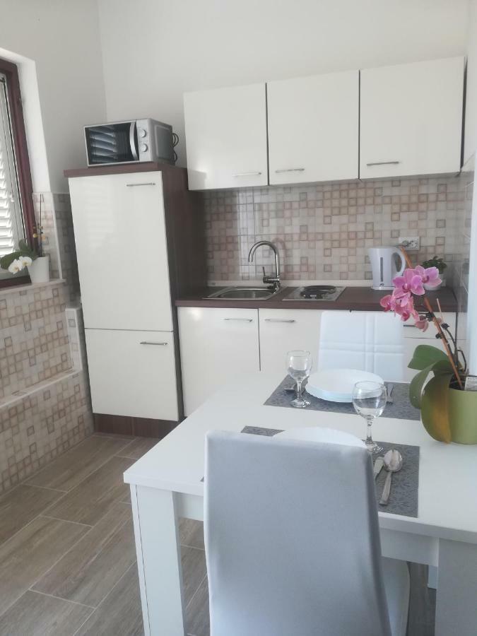 Apartmani Gojko Sali Buitenkant foto